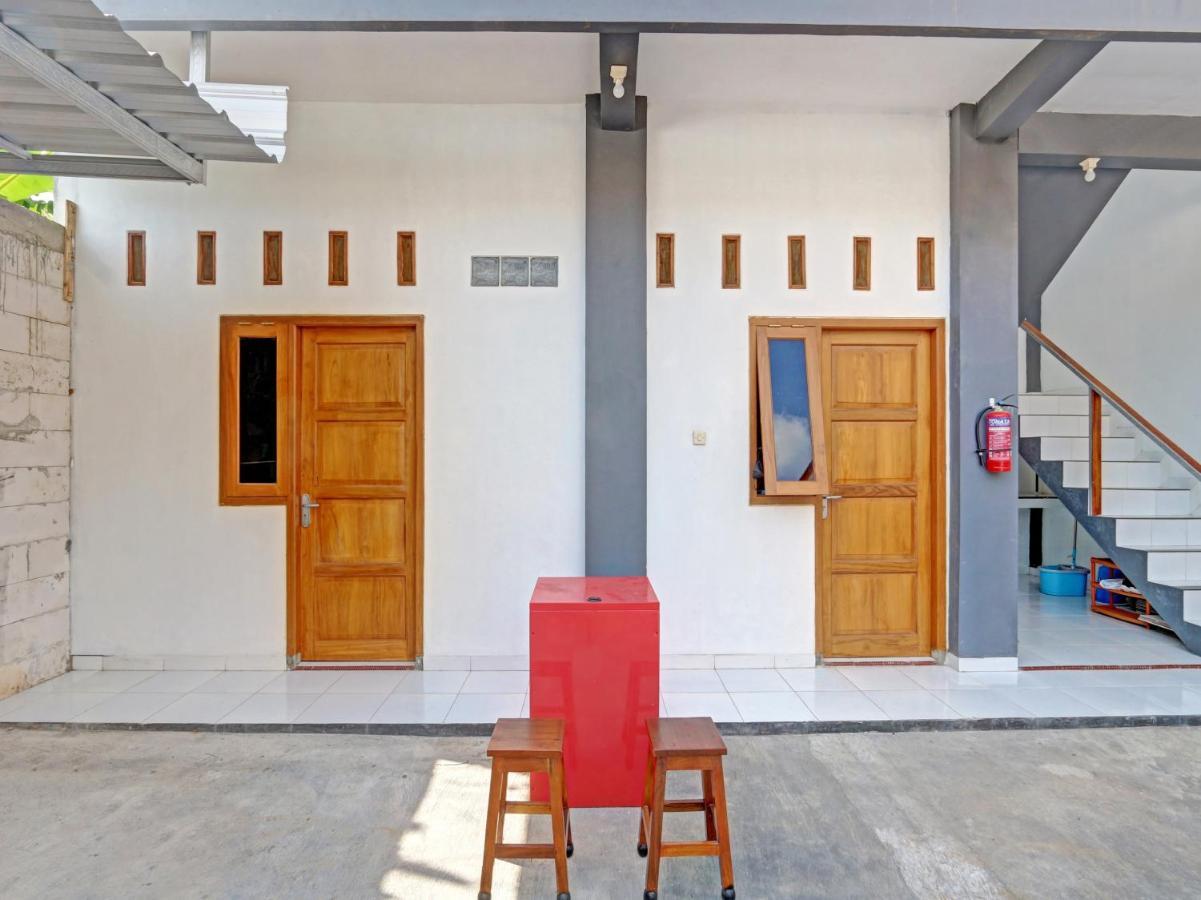 SPOT ON 90577 Griya Afifah Syariah Hotel Klaten Bagian luar foto